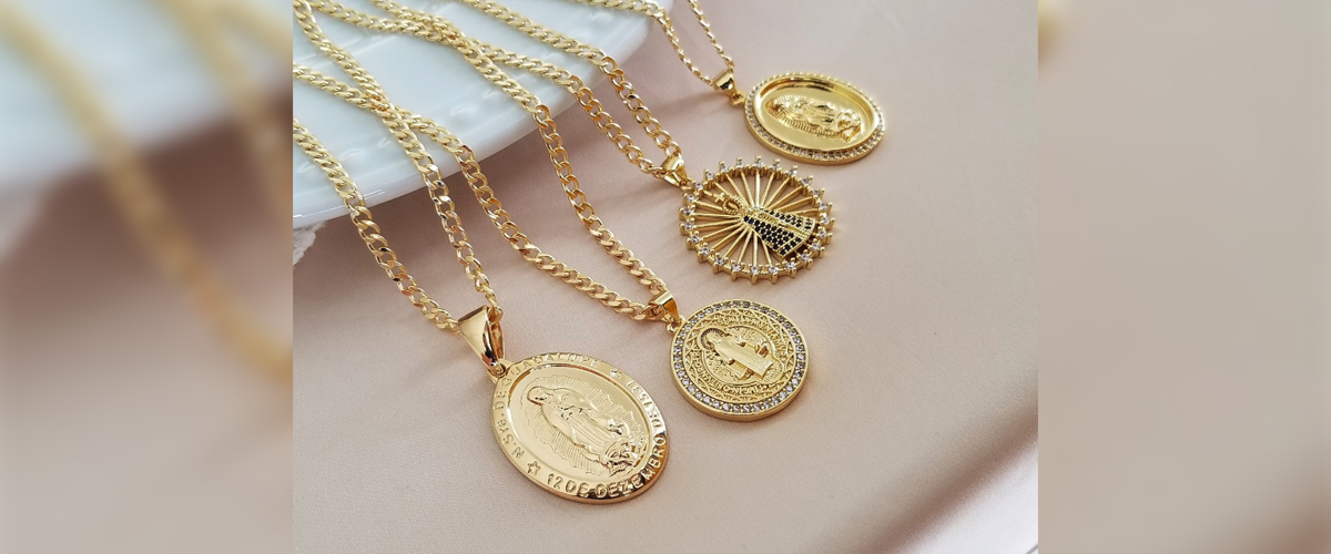 Best Men's Gold Necklace Pendants to Buy